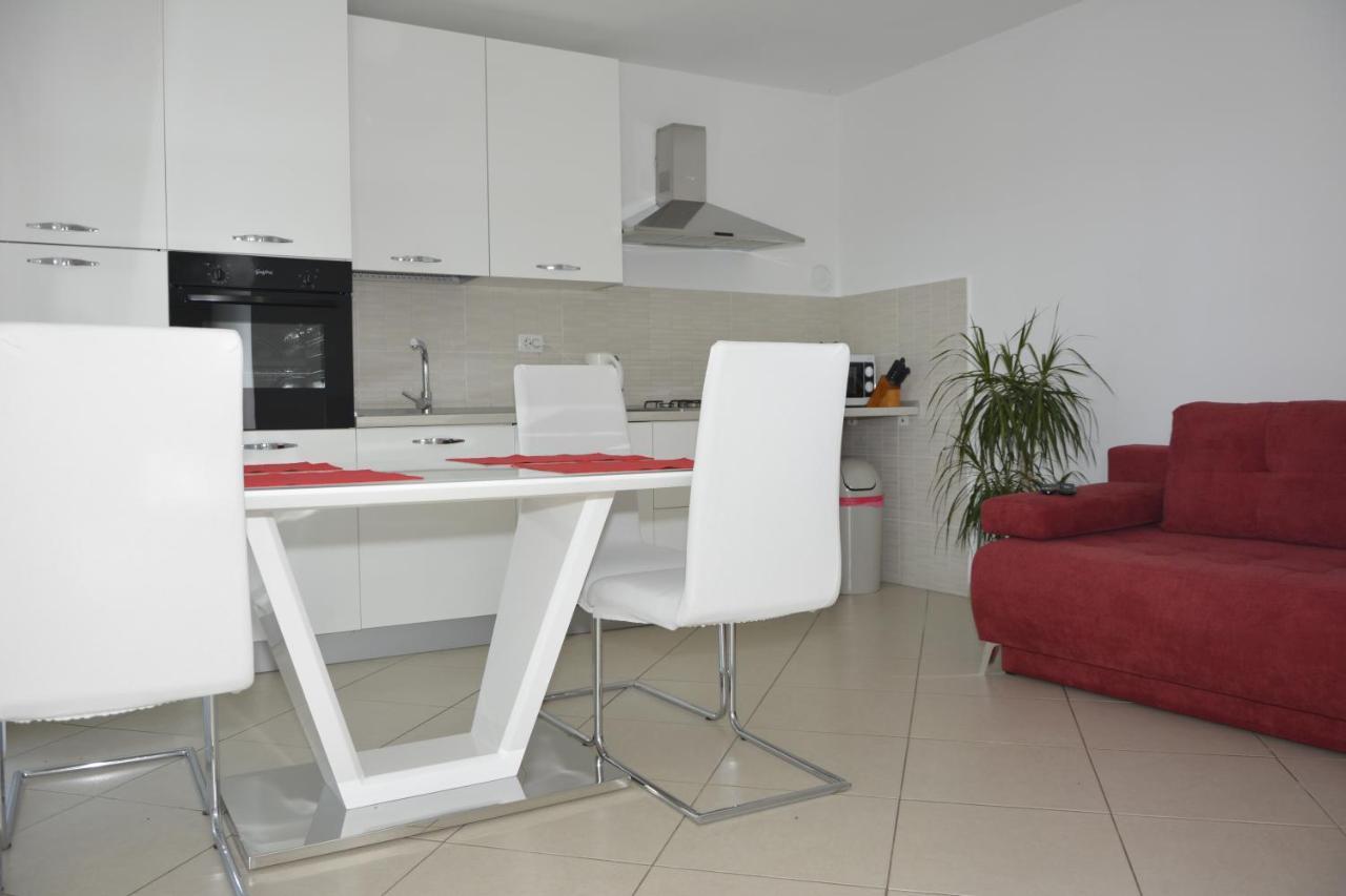 Maro Apartments Сень Екстер'єр фото