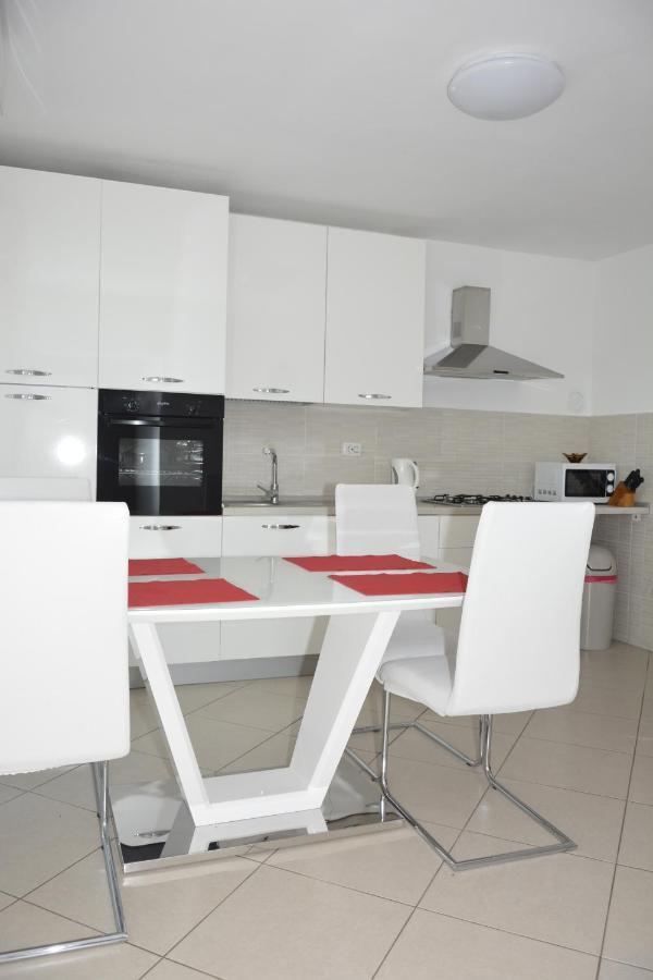 Maro Apartments Сень Екстер'єр фото